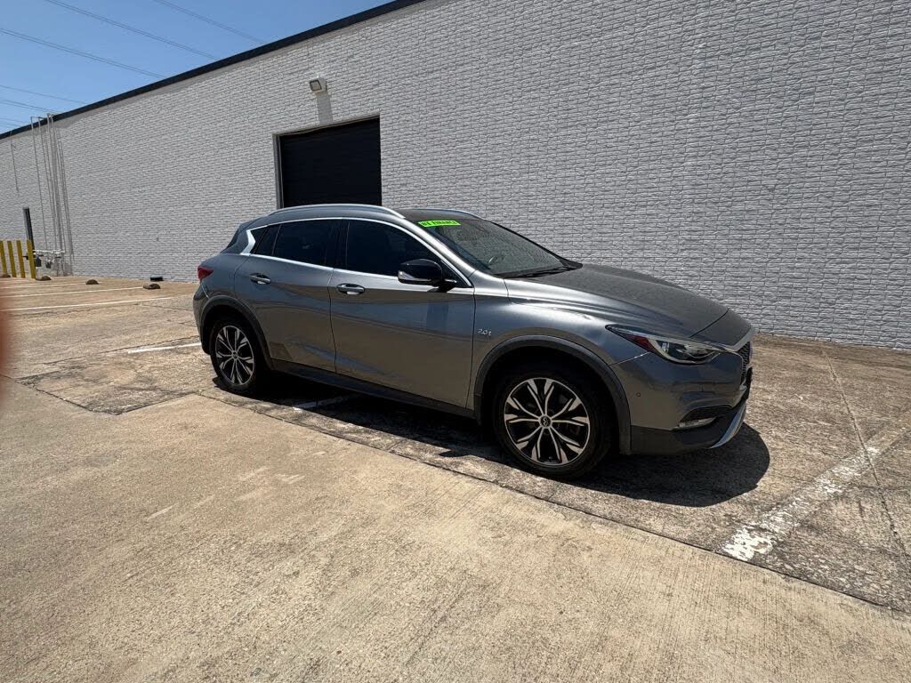 2017 INFINITI QX30