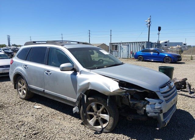 2014 SUBARU Outback