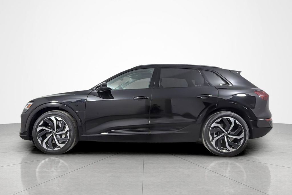 2024 Audi Q8