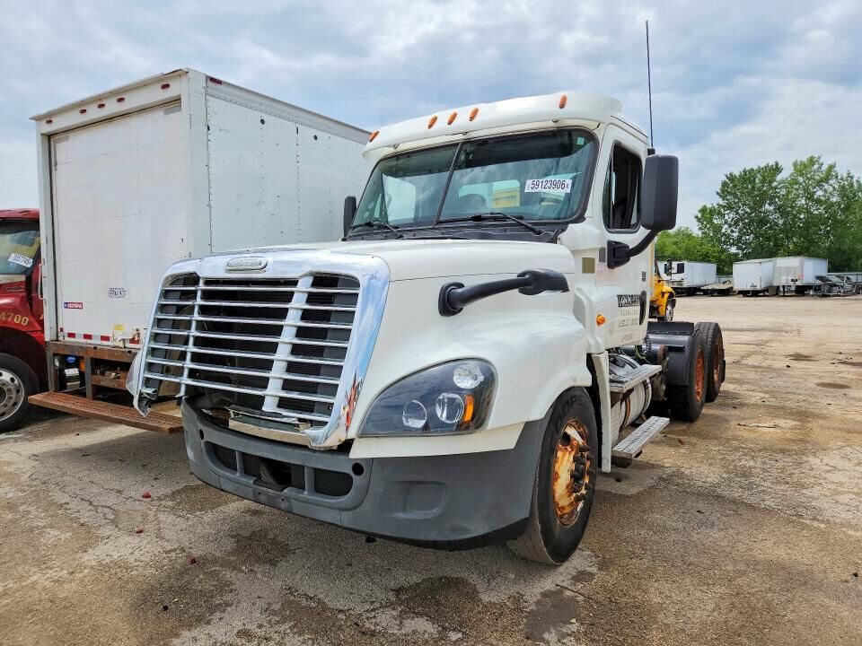 2015 FREIGHTLINER Cascadia