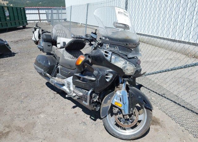 2004 HONDA GL1800