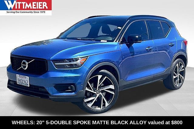 2020 VOLVO XC40