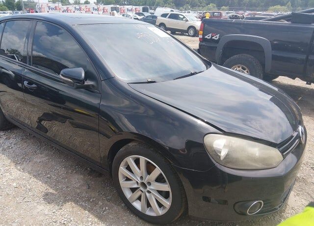 2011 VOLKSWAGEN Golf