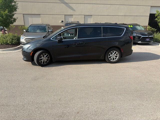 2020 CHRYSLER Voyager