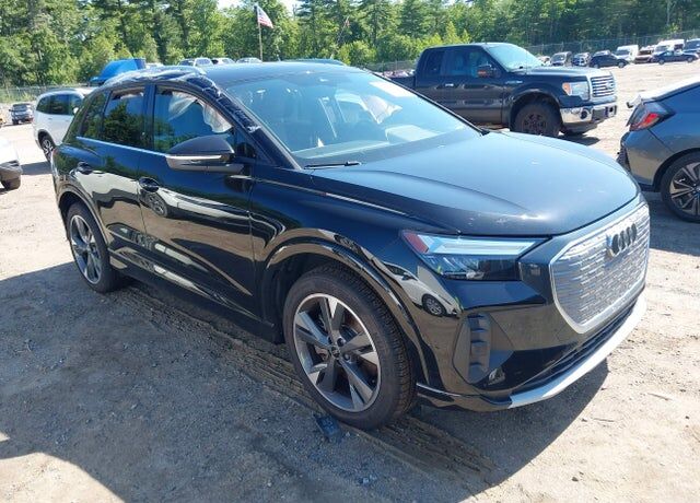 2022 AUDI Q4
