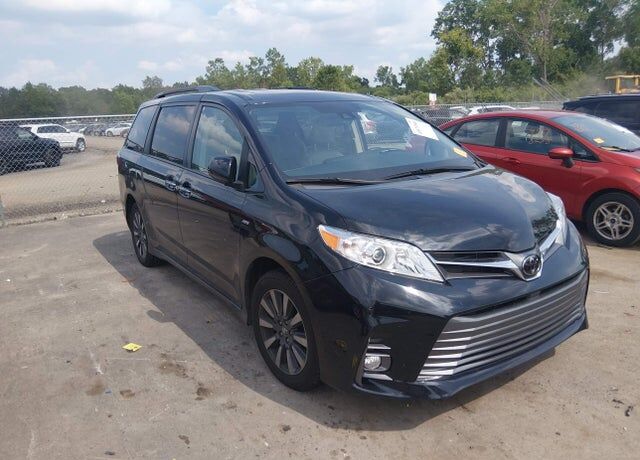 2019 TOYOTA Sienna