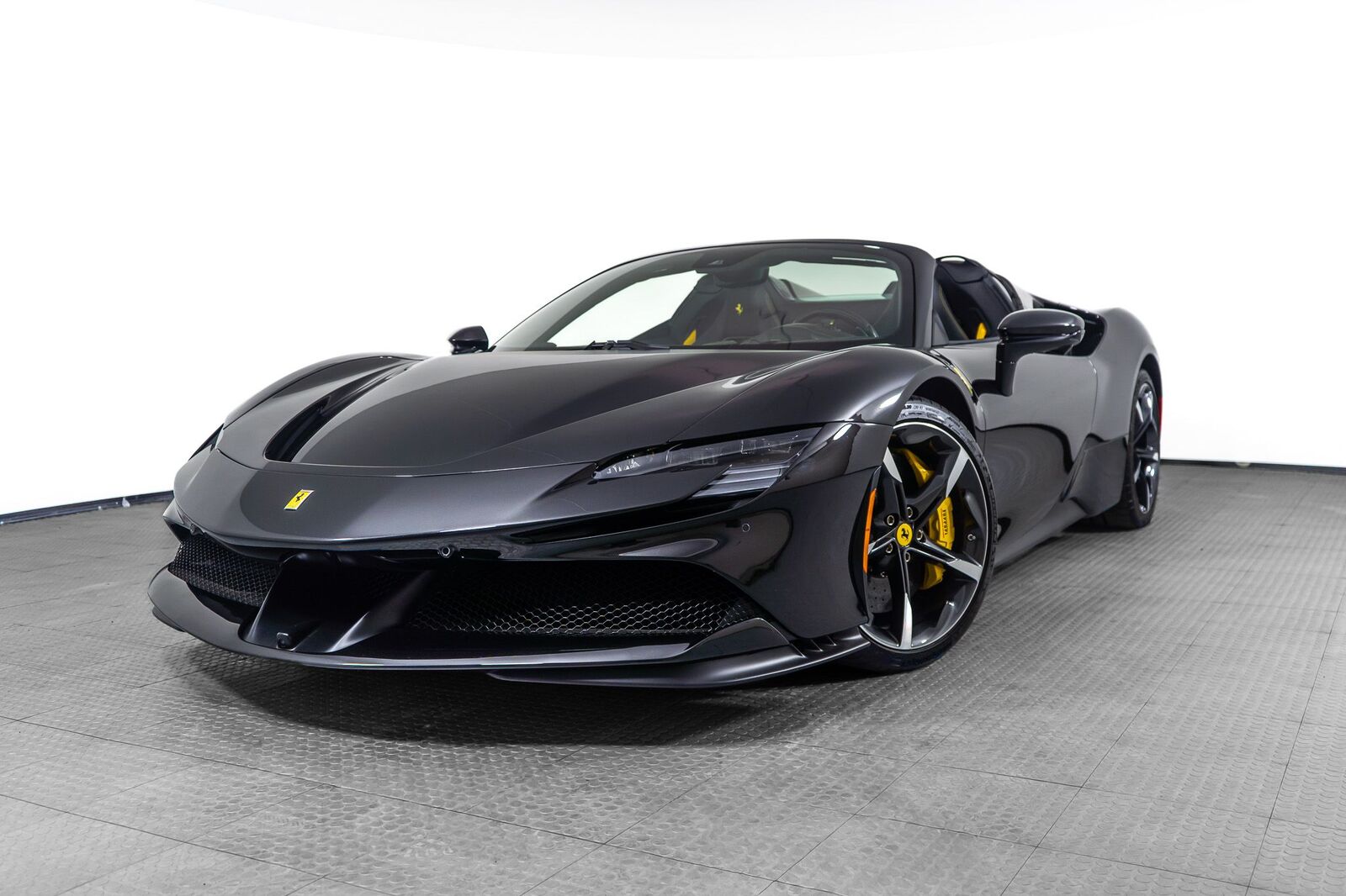 2023 FERRARI SF90 Spider