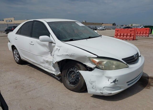 2004 TOYOTA Camry
