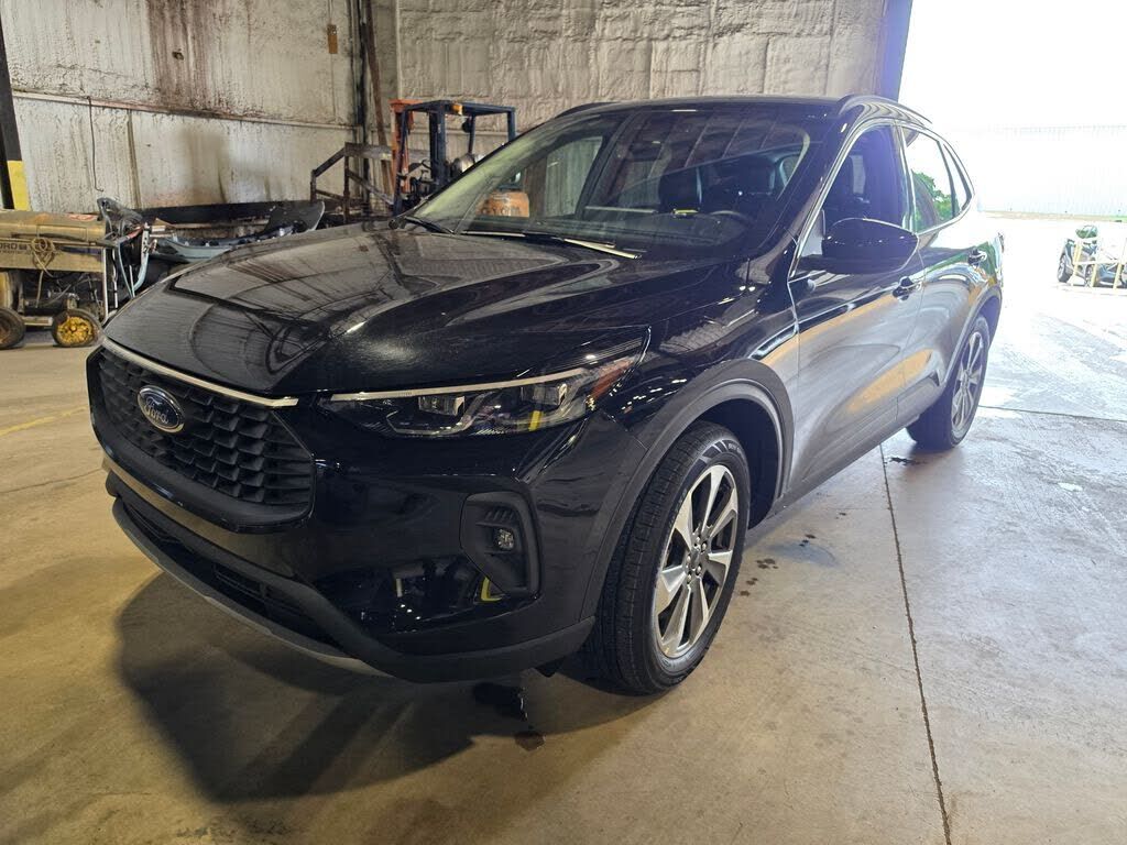2025 FORD Escape
