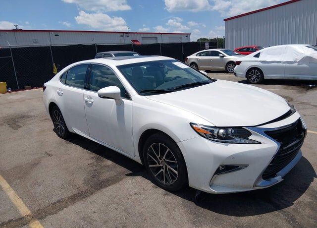 2018 LEXUS ES