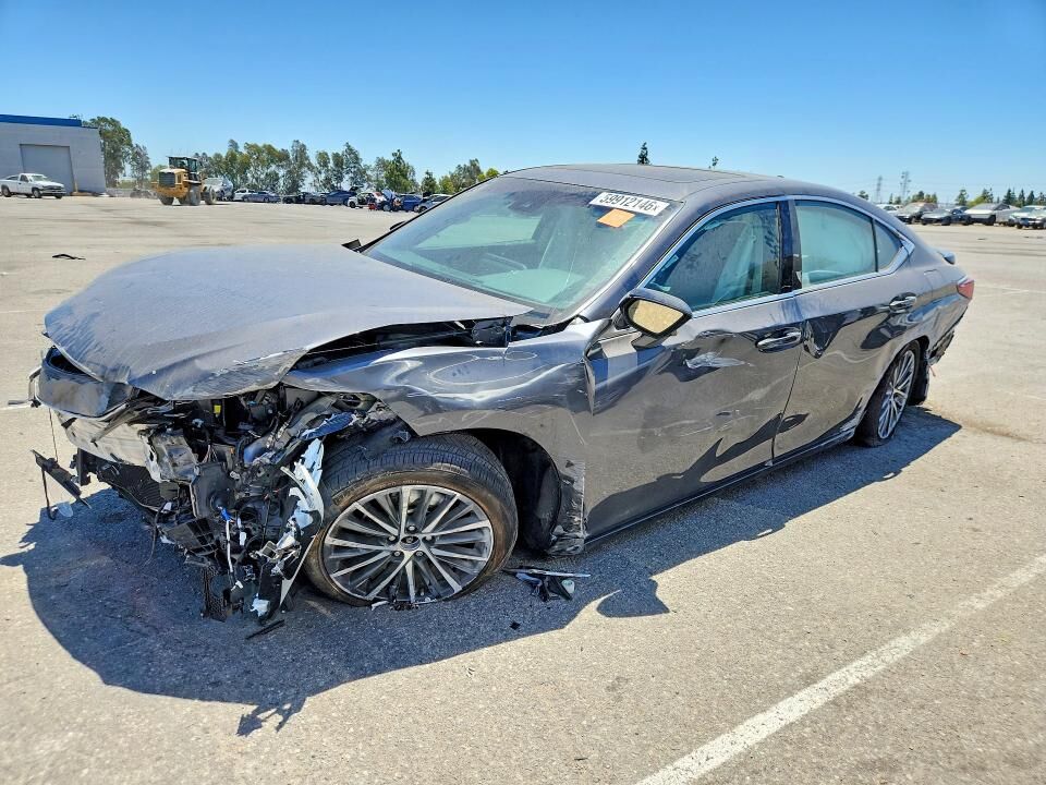 2025 LEXUS ES