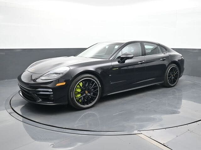 2024 PORSCHE Cayenne