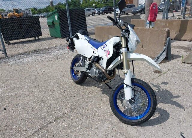 2023 SUZUKI DR-Z400SM