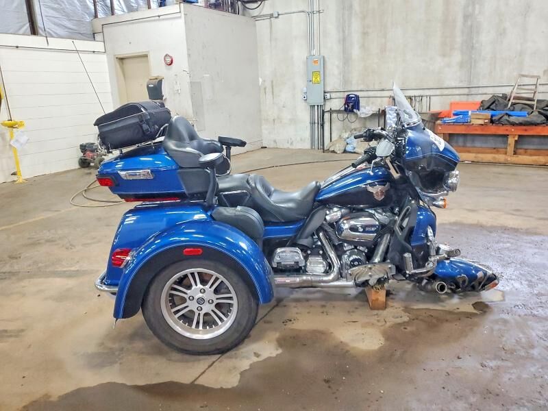 2018 HARLEY DAVIDSON FLHTCUTG ANV / 115th Anniversary Tri Glide Ultra