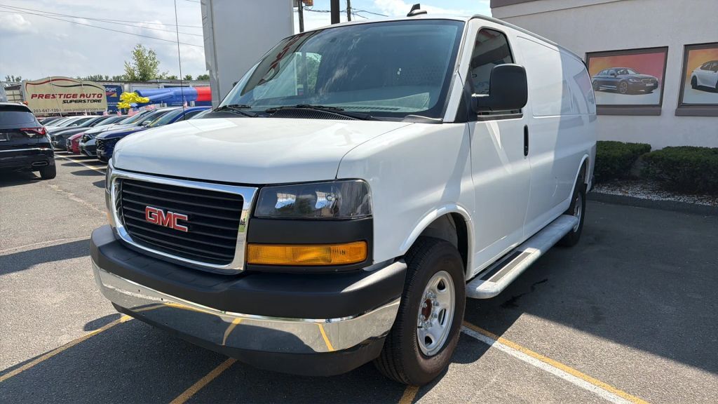 2025 GMC Savana