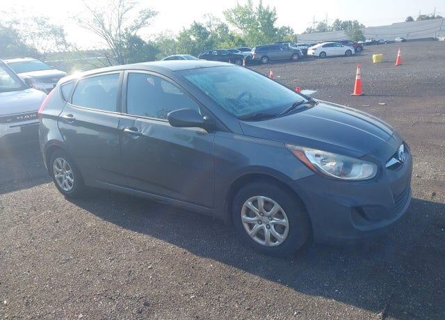 2013 HYUNDAI Accent
