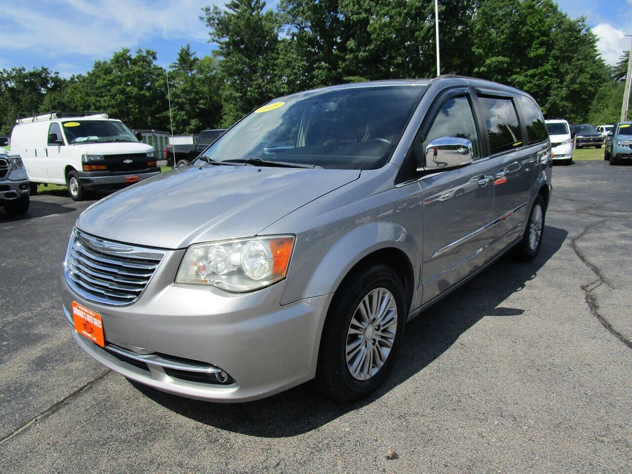 2015 CHRYSLER Town and Country