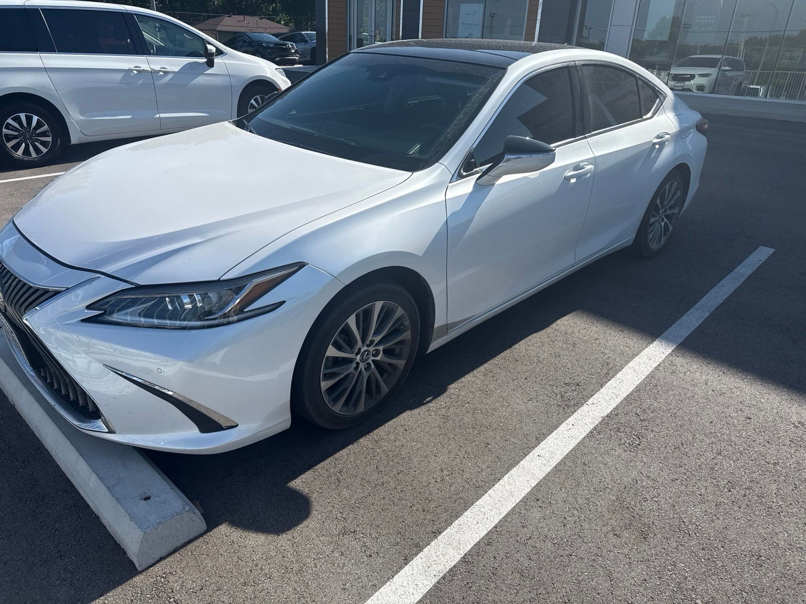 2019 LEXUS ES
