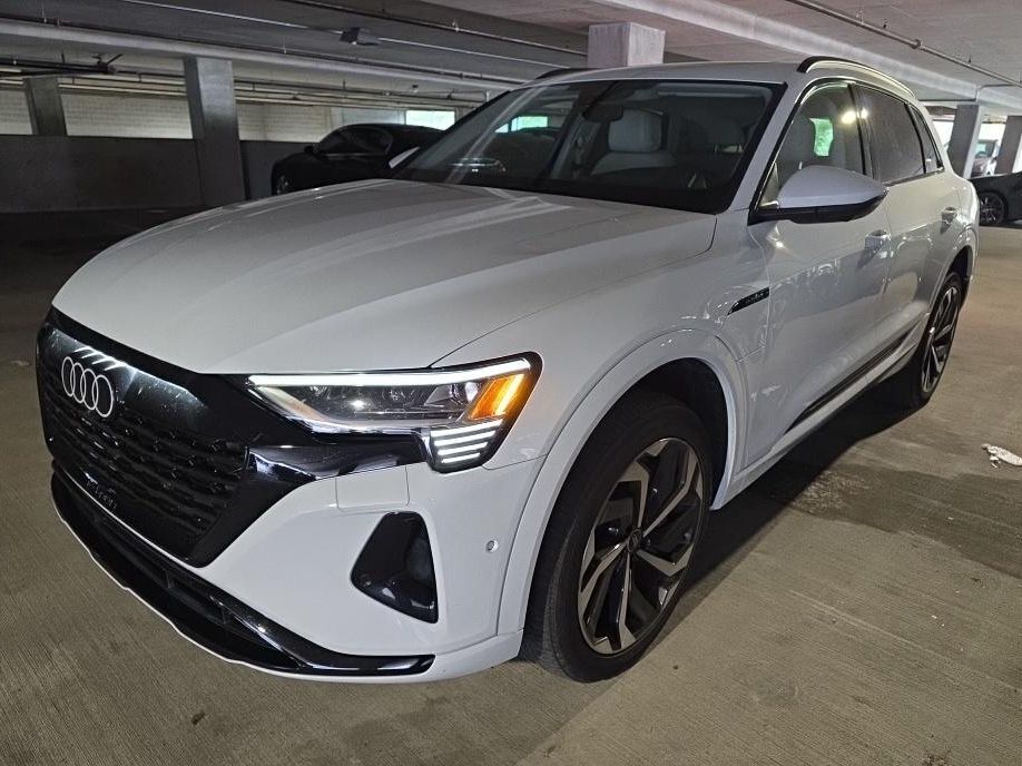 2024 Audi Q8