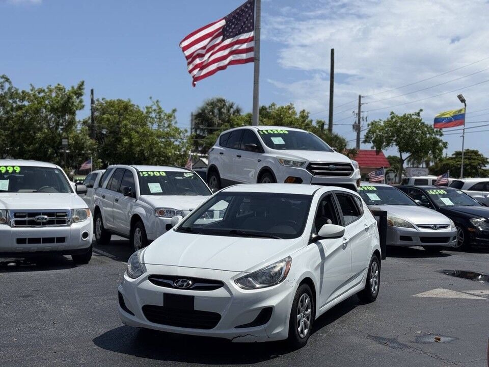 2012 HYUNDAI Accent
