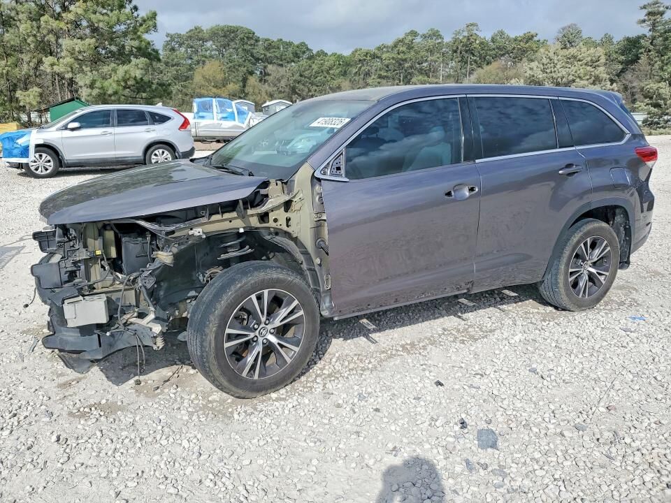 2017 TOYOTA Highlander