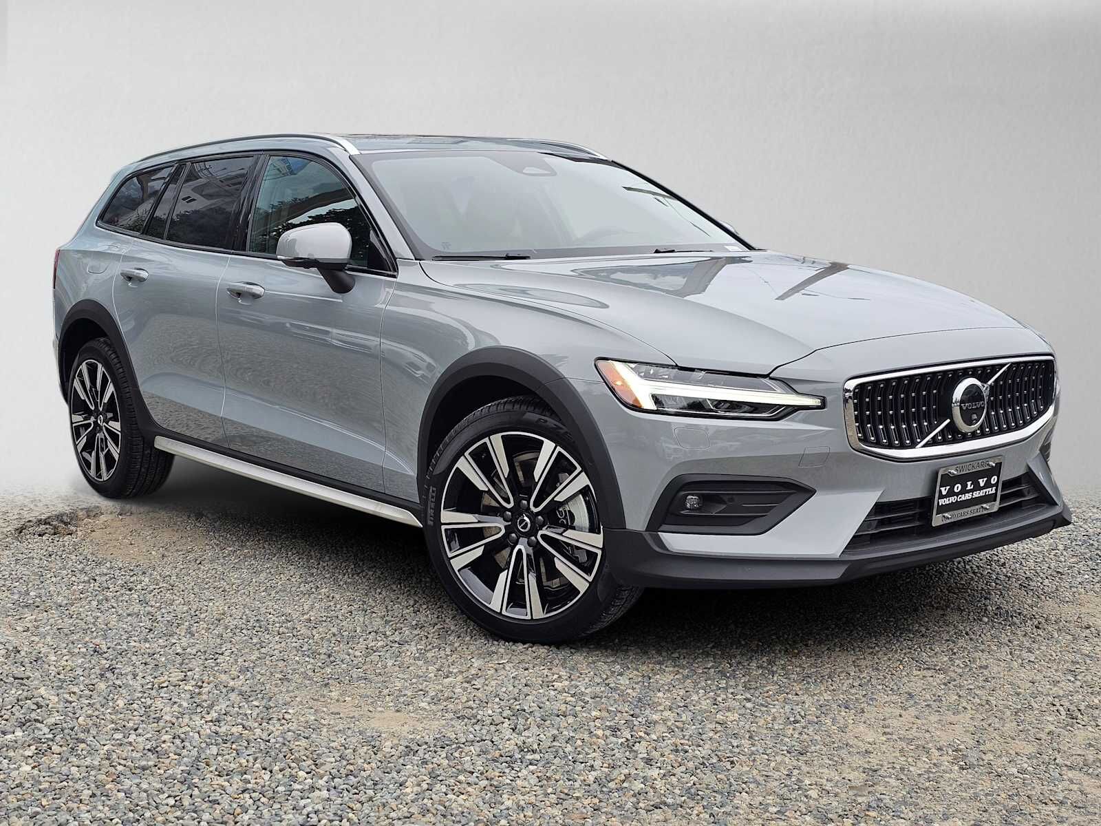 2026 VOLVO V60CC