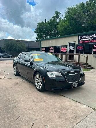 2019 CHRYSLER 300