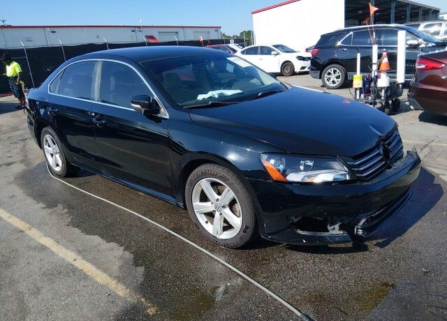 2013 VOLKSWAGEN Passat