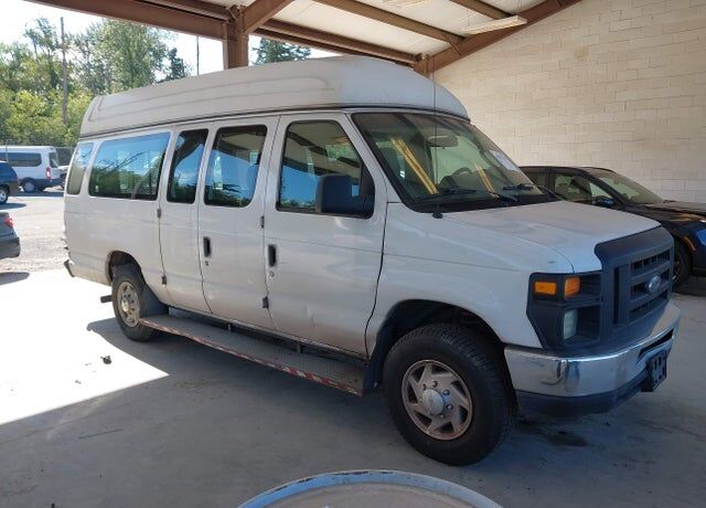 2011 FORD E-350