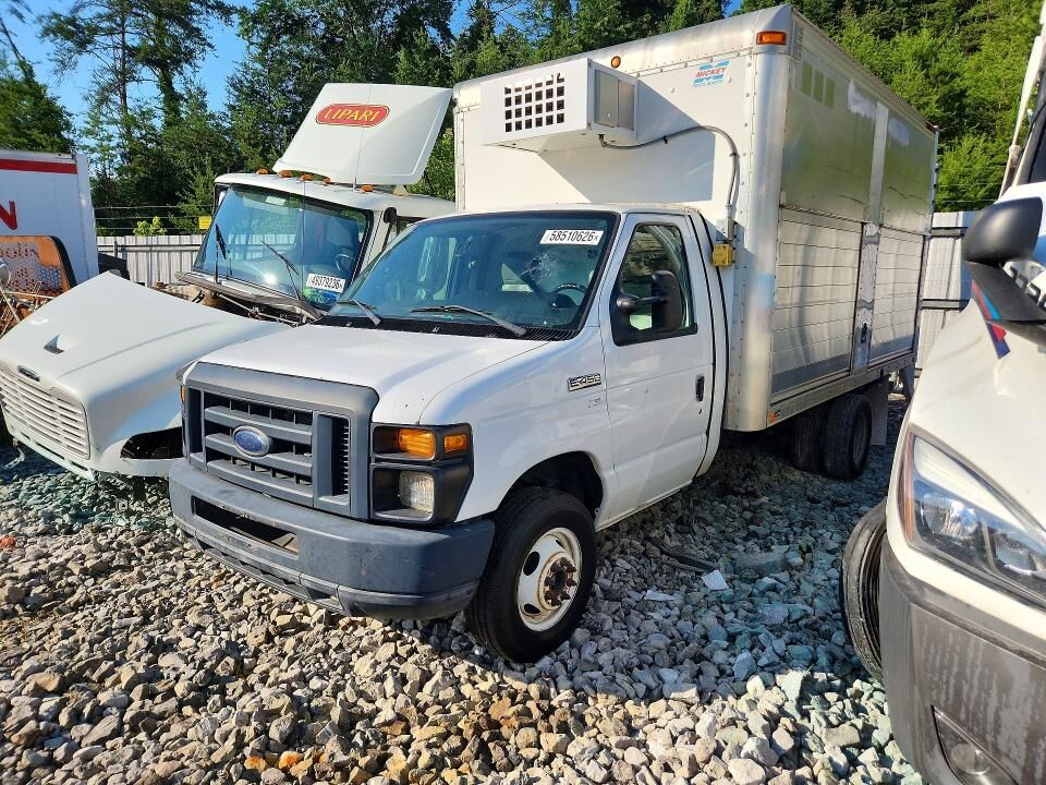 2013 FORD E-450