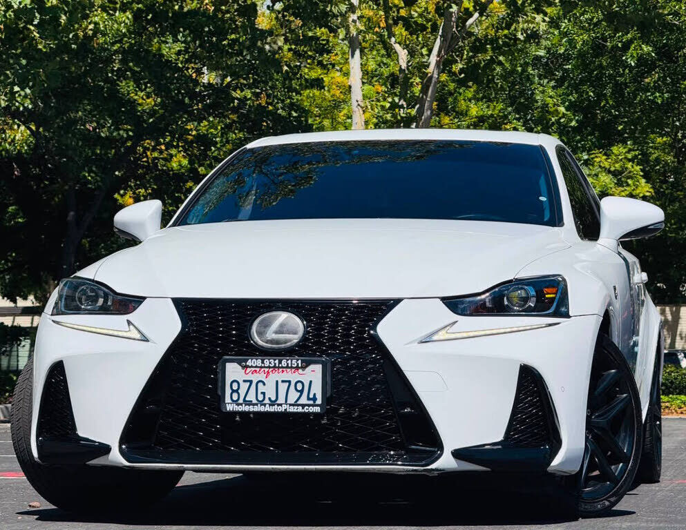 2018 LEXUS IS