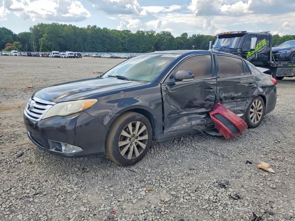 2011 TOYOTA Avalon