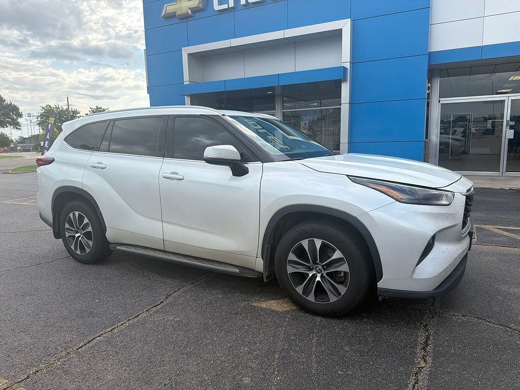 2022 TOYOTA Highlander