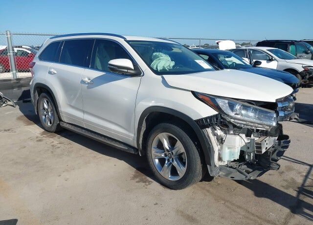 2017 TOYOTA Highlander