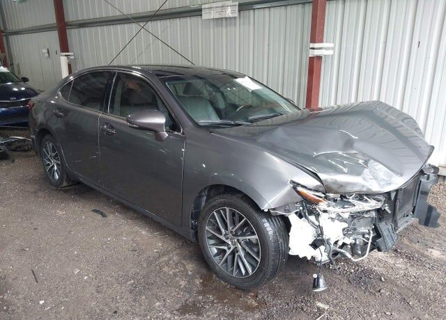2016 LEXUS ES