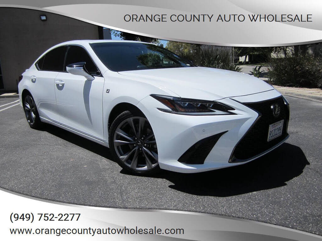 2019 LEXUS ES