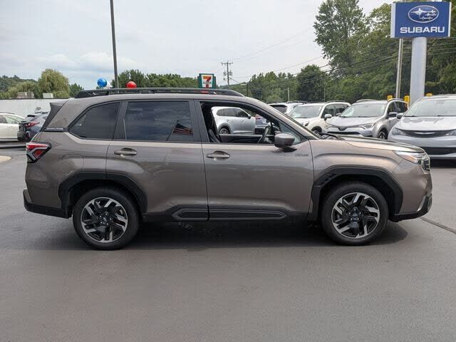 2025 SUBARU Forester