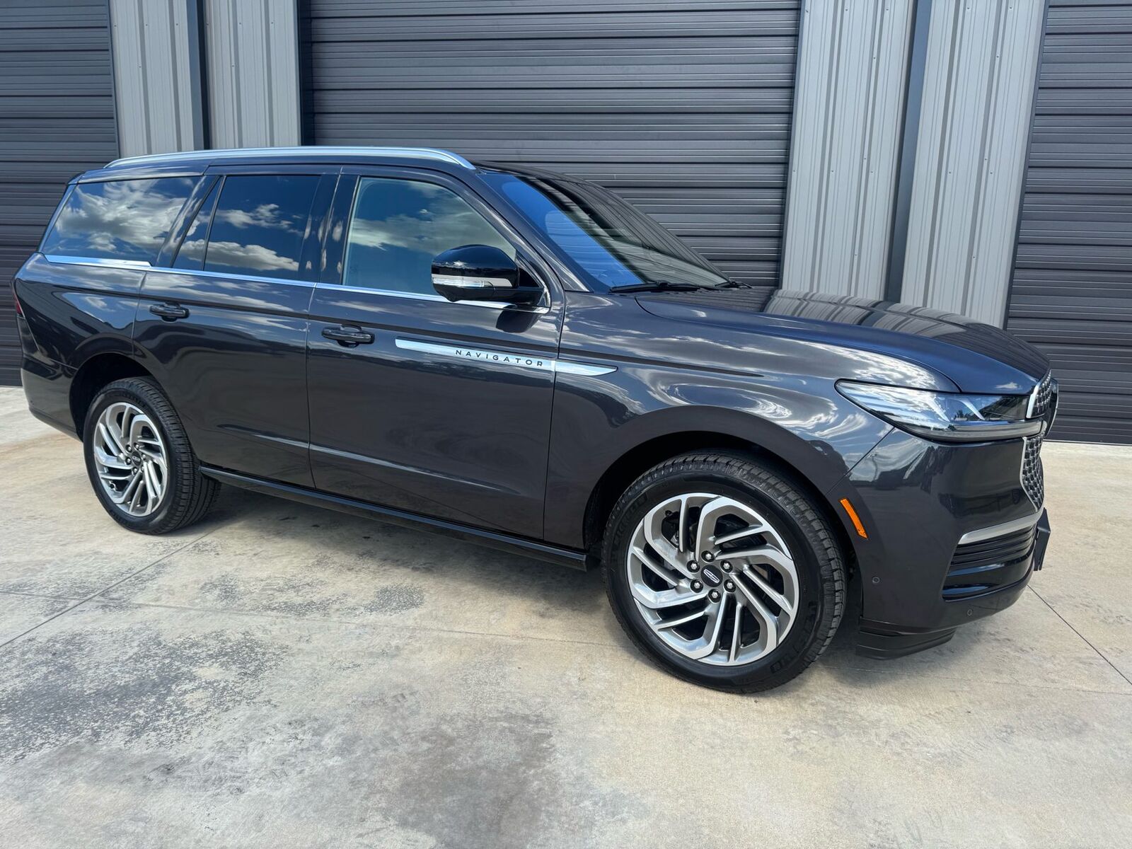 2025 LINCOLN Navigator