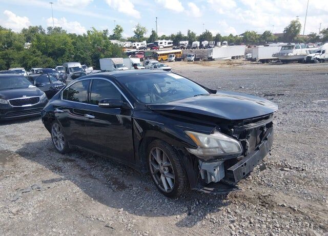 2011 NISSAN Maxima