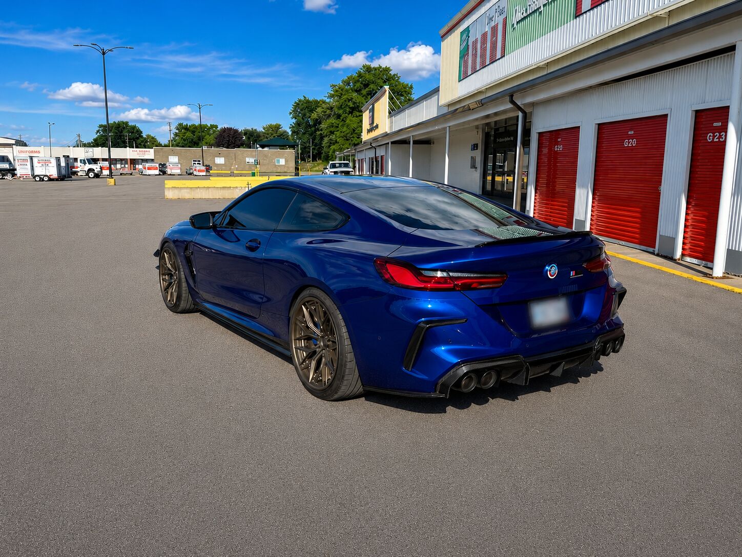 2022 BMW M8