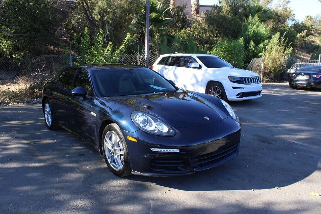 2016 PORSCHE Panamera