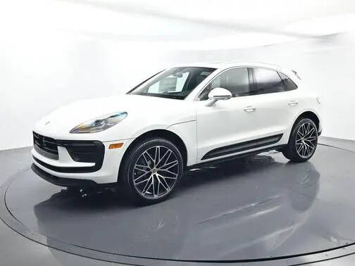 2026 PORSCHE Macan