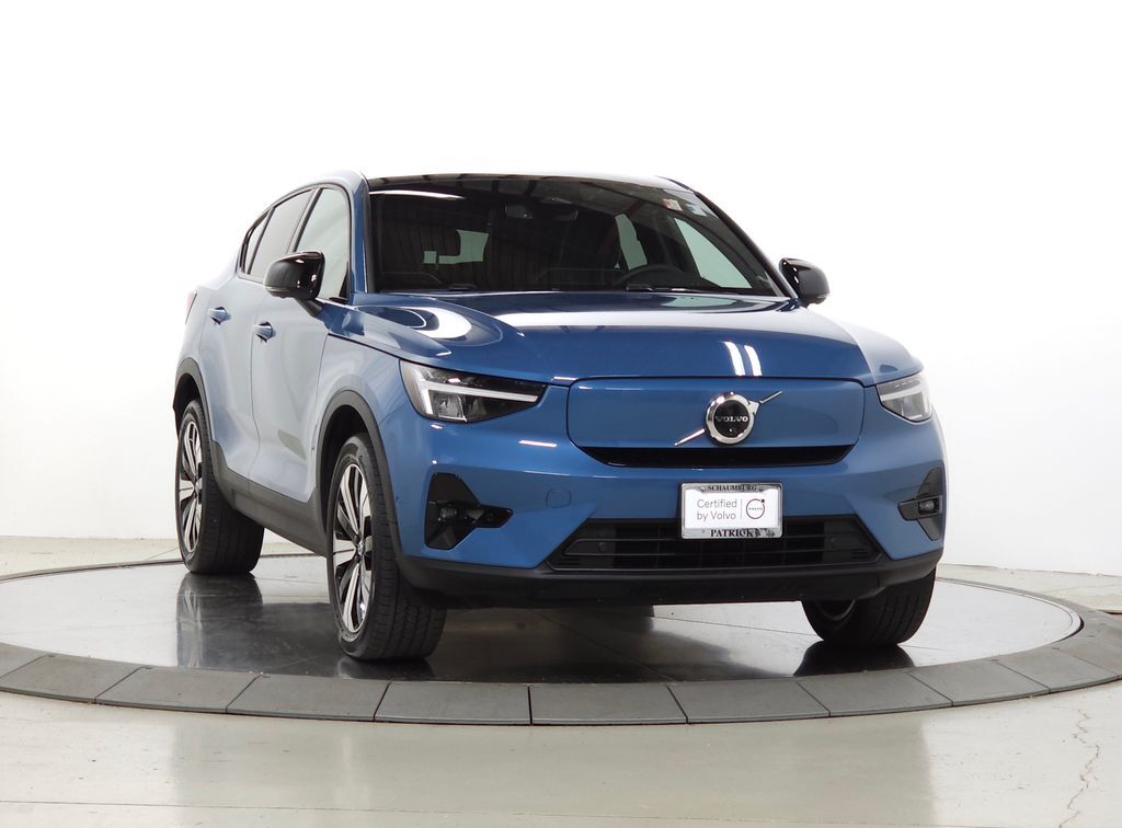 2023 VOLVO C40