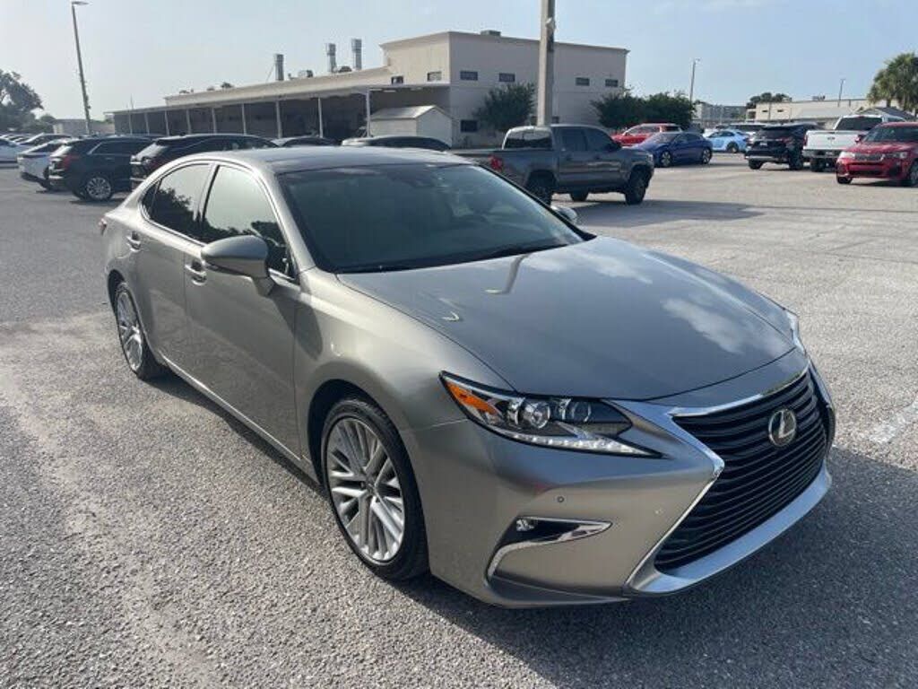 2017 LEXUS ES