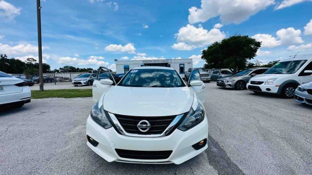 2017 NISSAN Altima