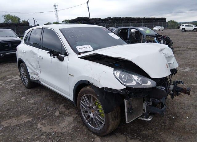 2015 PORSCHE Cayenne
