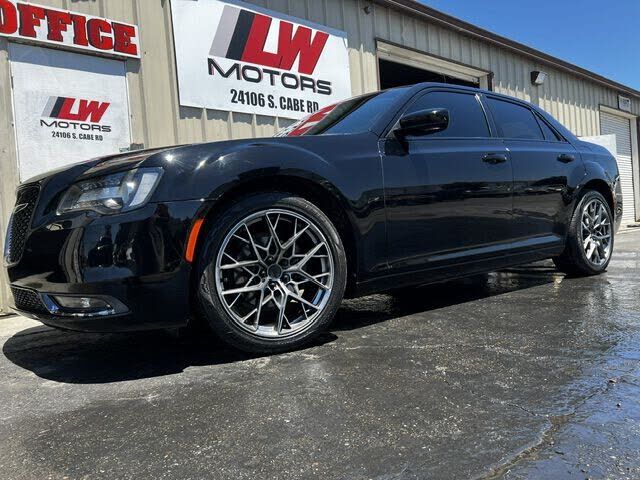 2019 CHRYSLER 300