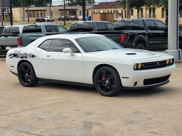 2017 DODGE Challenger