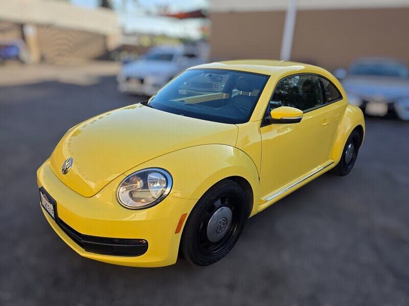 2012 VOLKSWAGEN Beetle