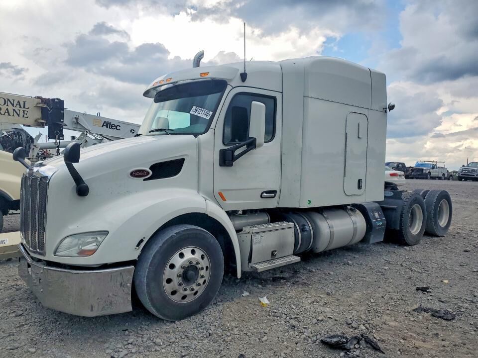 2021 PETERBILT 579